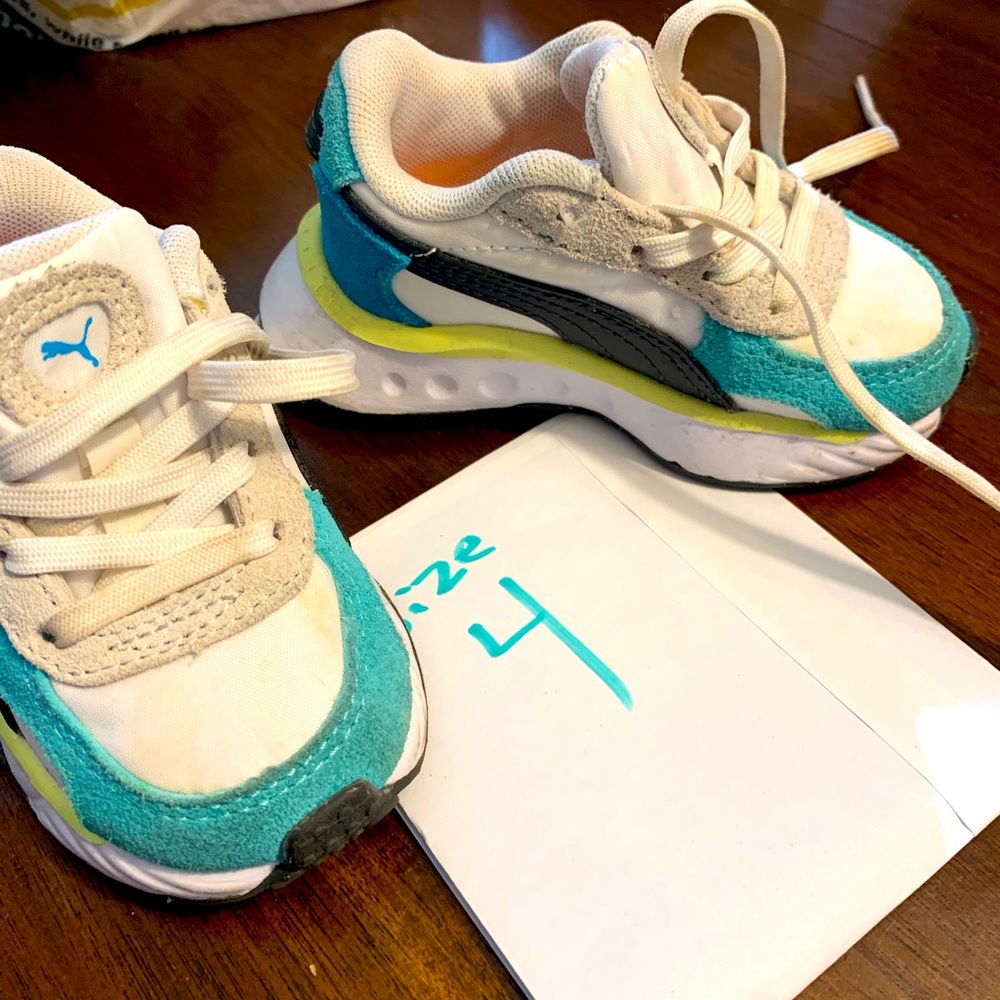 Toddler puma shoes size 4